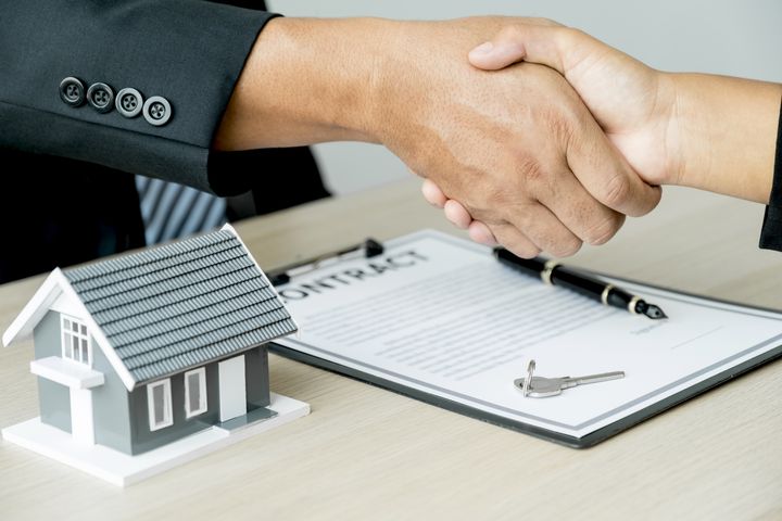 Resolving a Real Estate Dispute: Genesis Infratech Pvt. Ltd. vs. Vishal Sharma